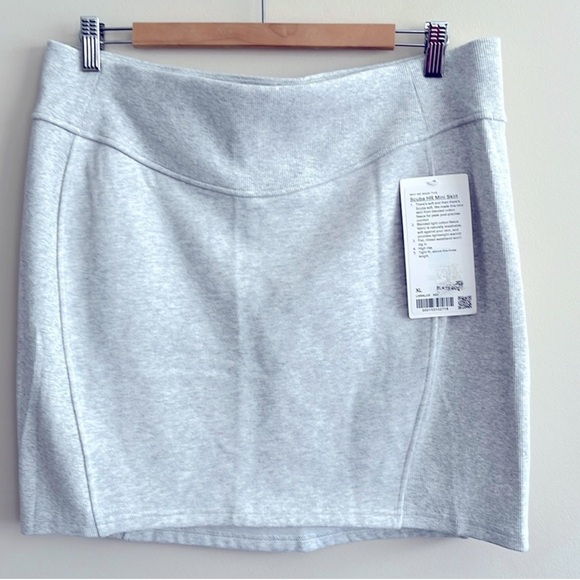 Neutral Capsule Ladies Clothing Items variety of sizes - Picture 2 of 11